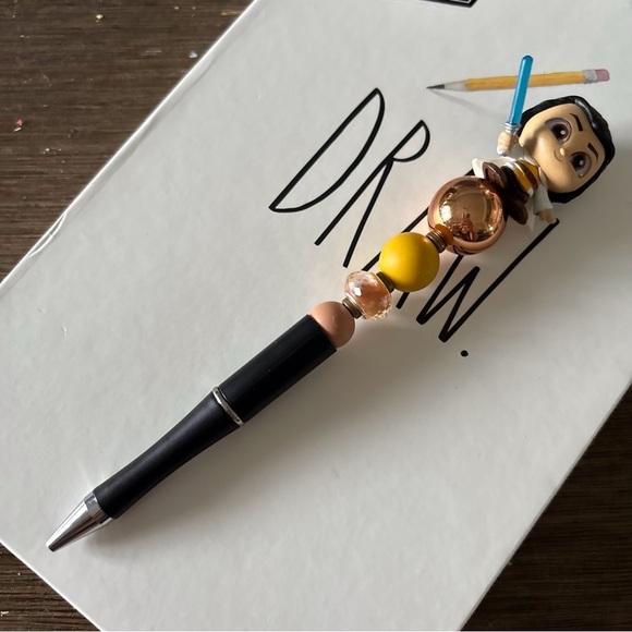 Disney Doorables: Star Wars: Jedi Master Sol handmade beaded pen - Picture 2 of 3